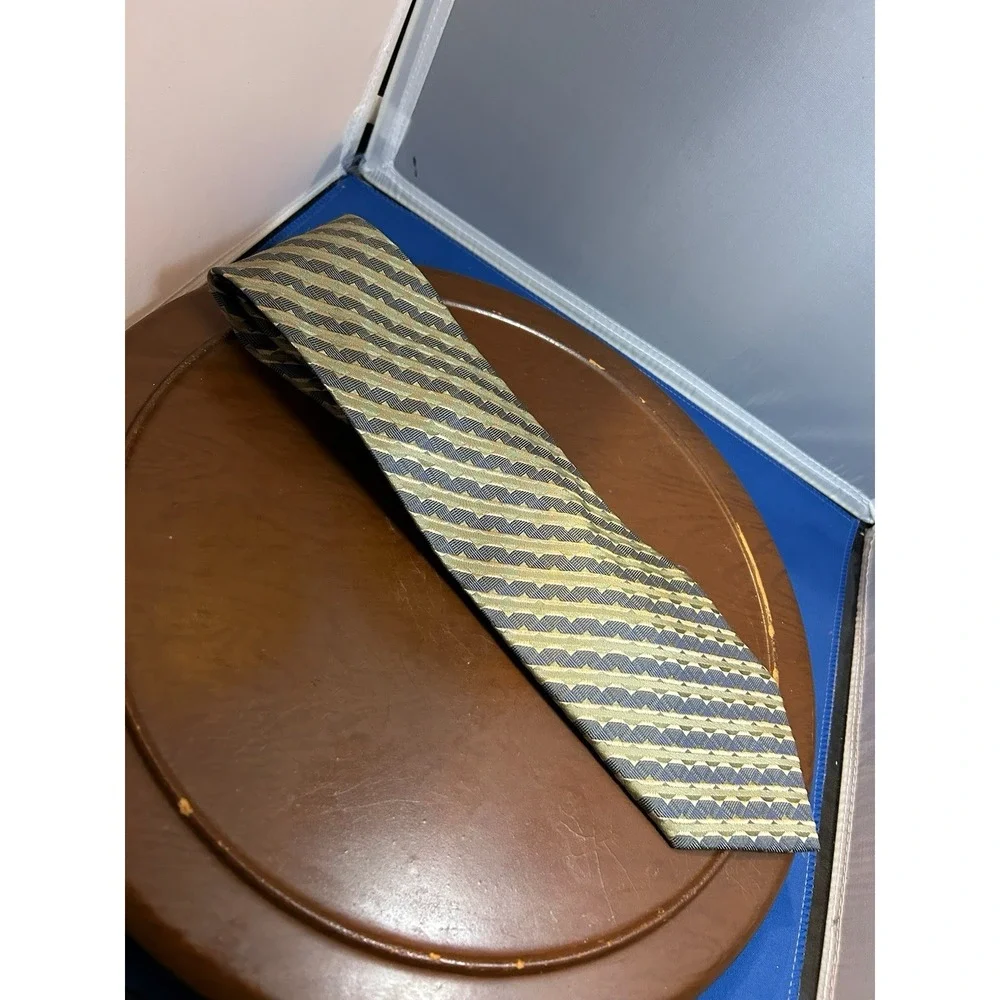 Haggar Black‎ Label Gray Men's 100% Silk Tie Striped Necktie